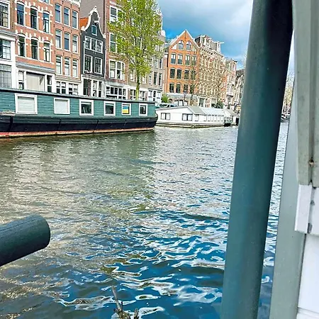 Houseboat Bonnie-2